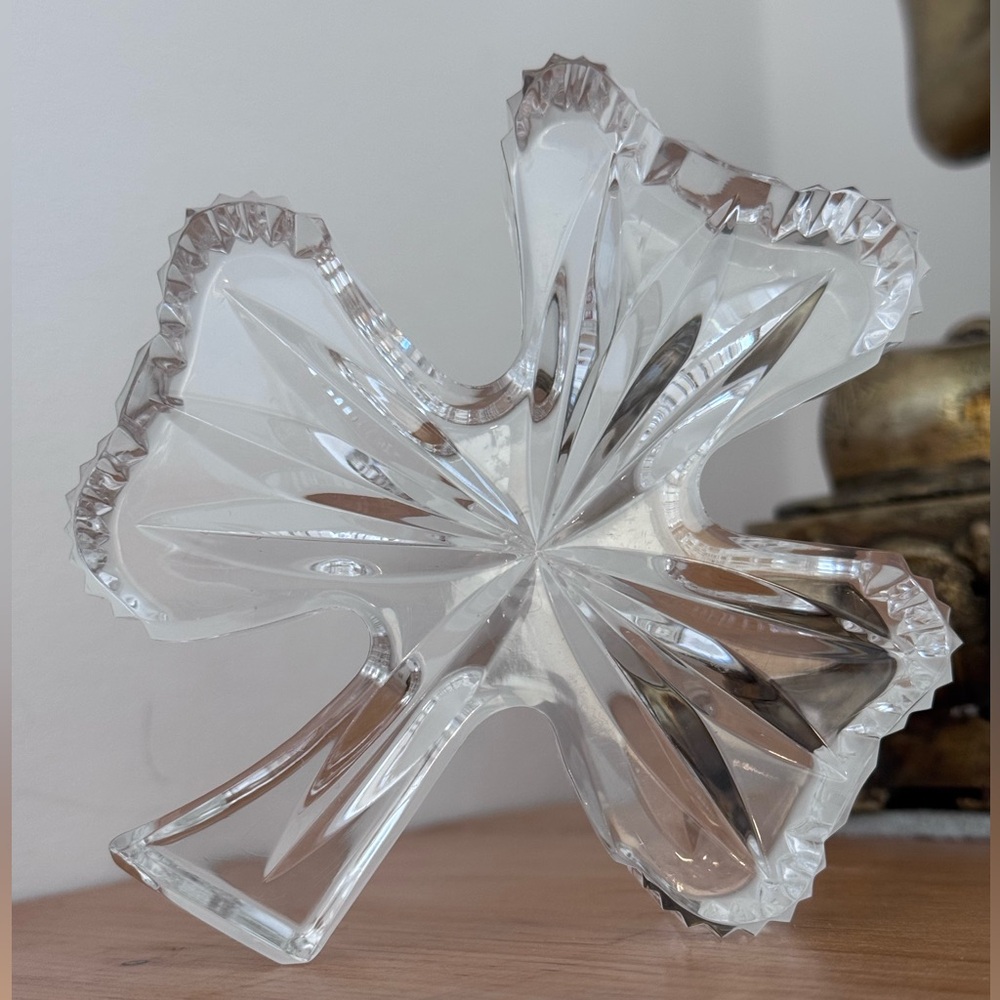 Waterford Chunky Crystal Clover/Shamrock Paperweight ~
Signed~ IRELAND
